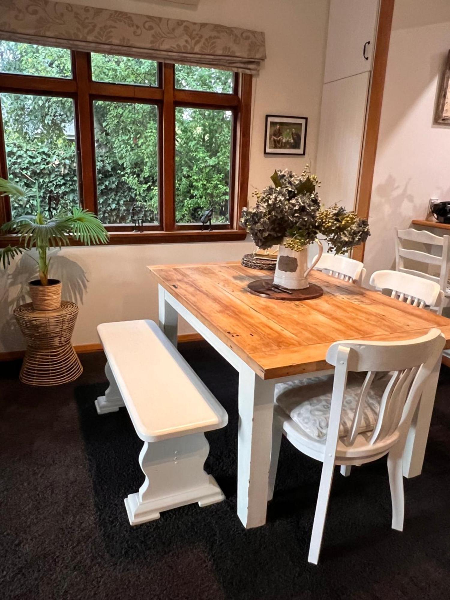 Gorgeous Villa, 7 Minutes From Airport Christchurch Bagian luar foto