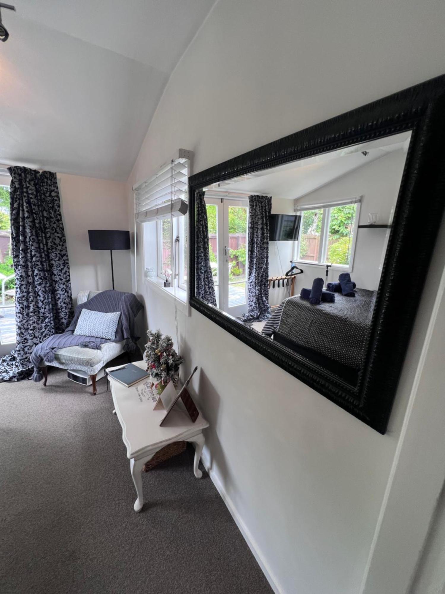 Gorgeous Villa, 7 Minutes From Airport Christchurch Bagian luar foto