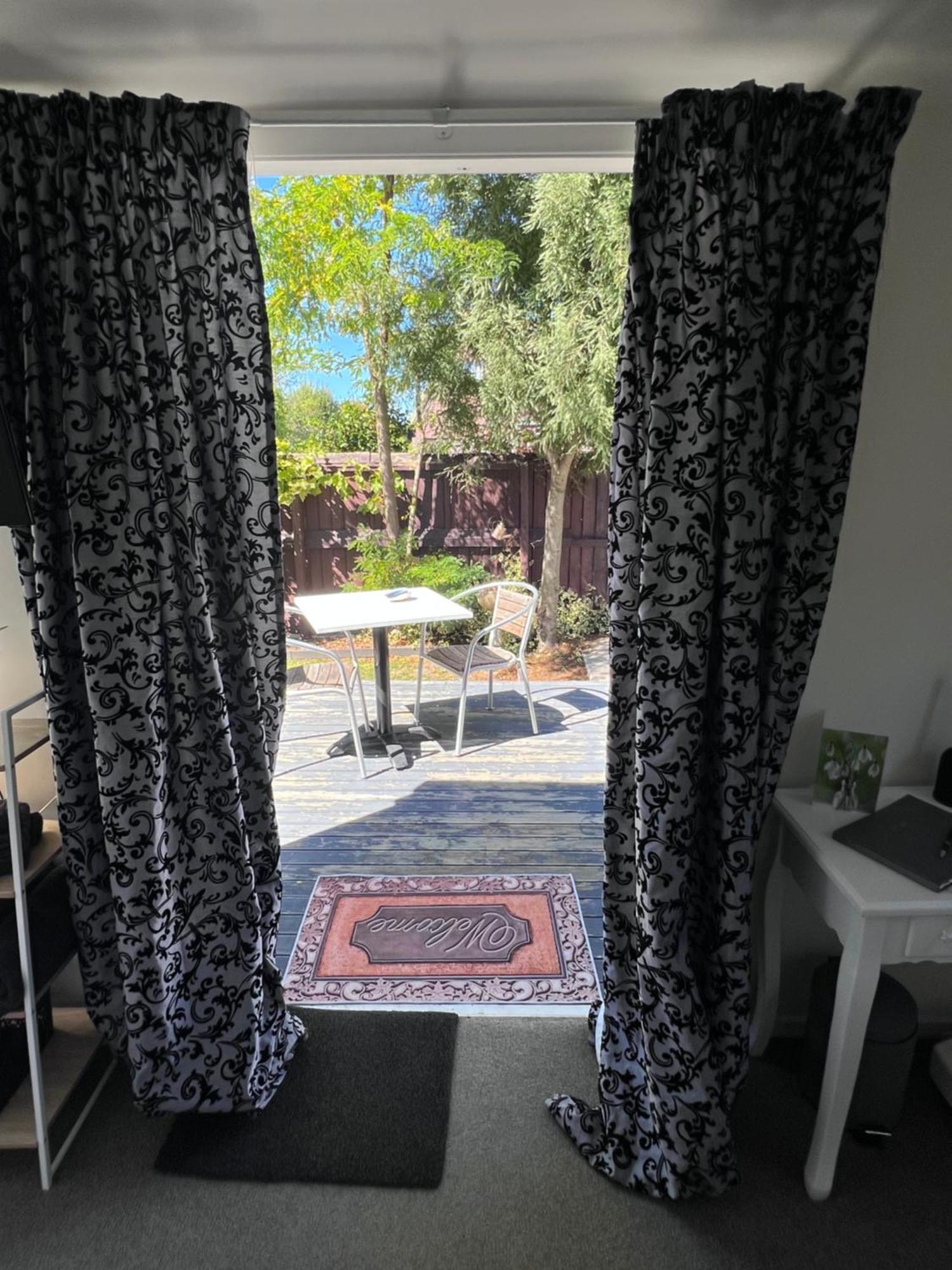Gorgeous Villa, 7 Minutes From Airport Christchurch Bagian luar foto